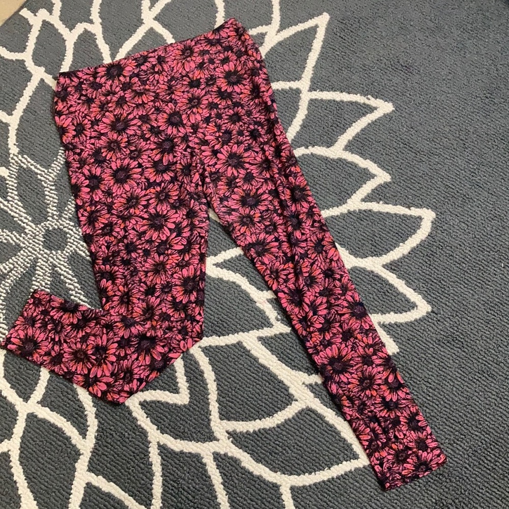 Lularoe Tall and Curvy Floral Print Leggings